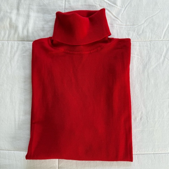 J Crew Red 100% Merino Wool Turtleneck Sweater Medium - Picture 5 of 7